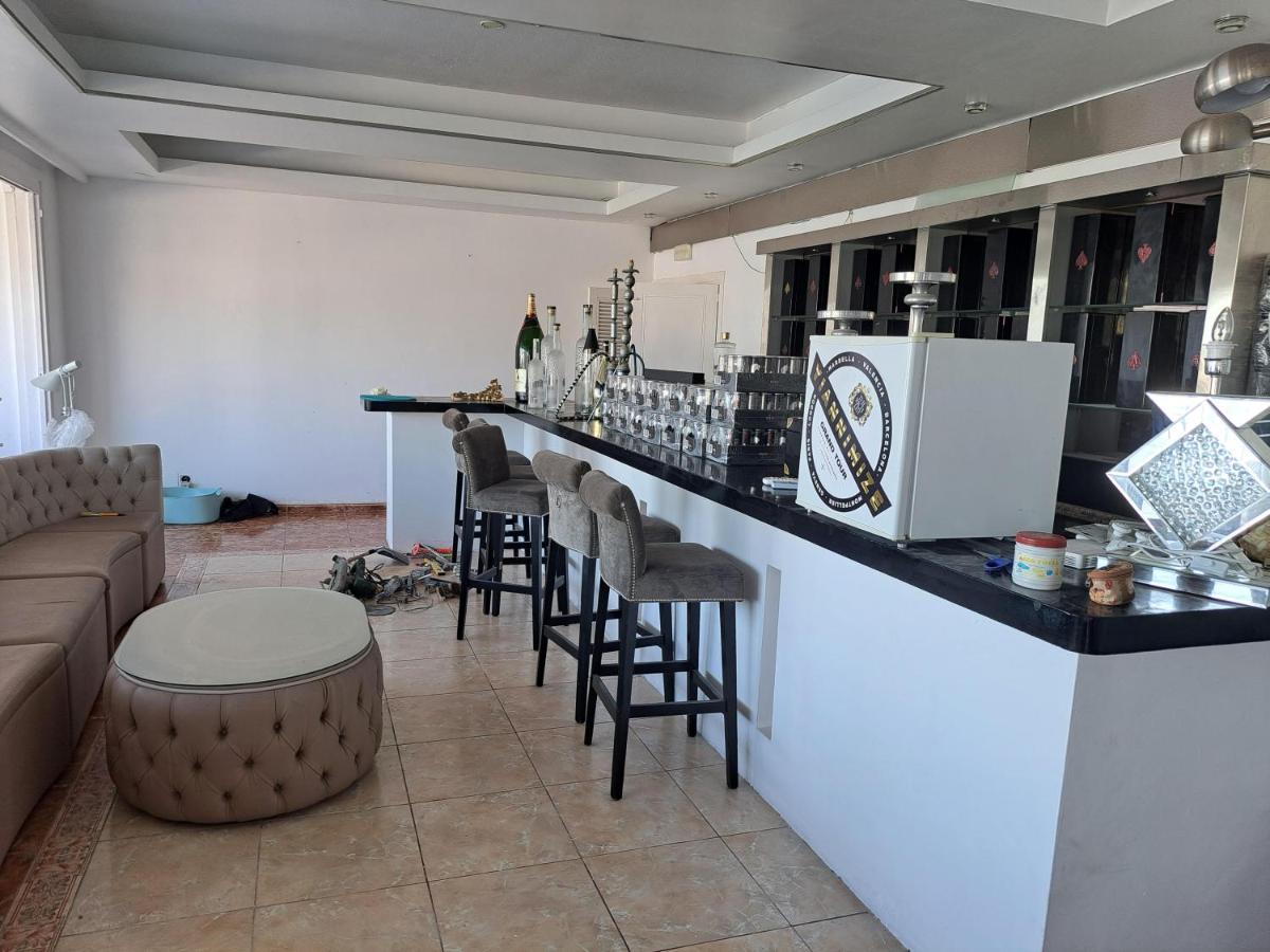 Private Suites In Huge Penthouse 1St Line Puerto Banus, Incredible Views, Jacuzzis Marbella Zewnętrze zdjęcie