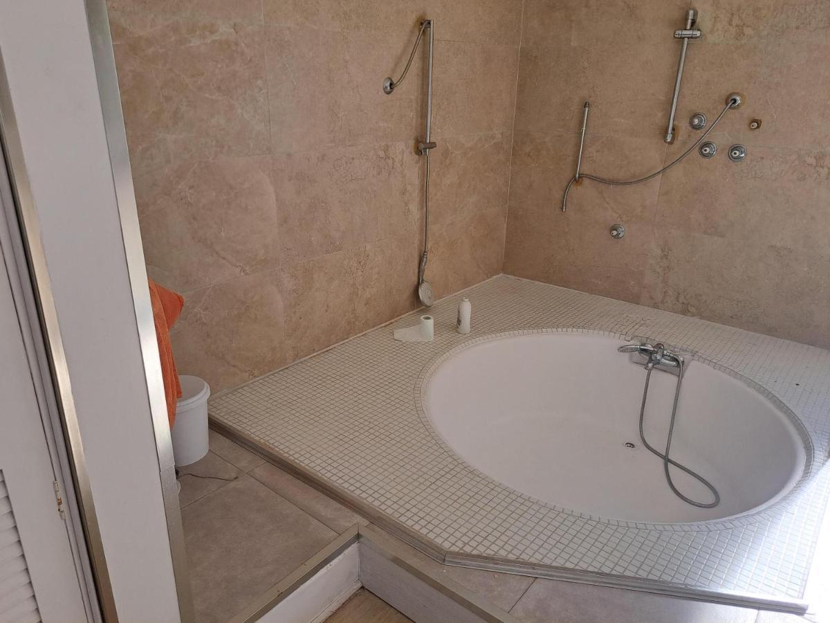 Private Suites In Huge Penthouse 1St Line Puerto Banus, Incredible Views, Jacuzzis Marbella Zewnętrze zdjęcie