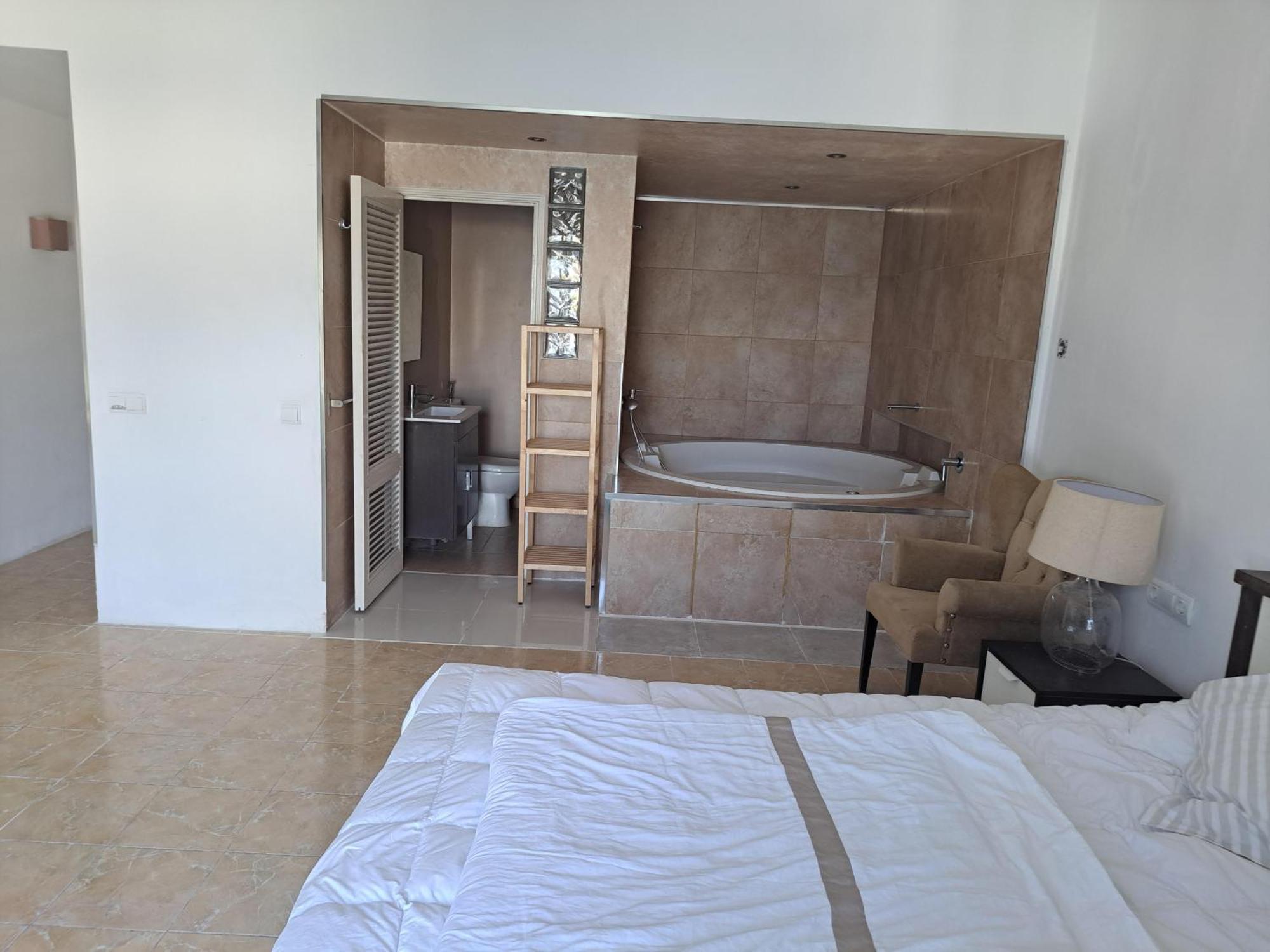 Private Suites In Huge Penthouse 1St Line Puerto Banus, Incredible Views, Jacuzzis Marbella Zewnętrze zdjęcie