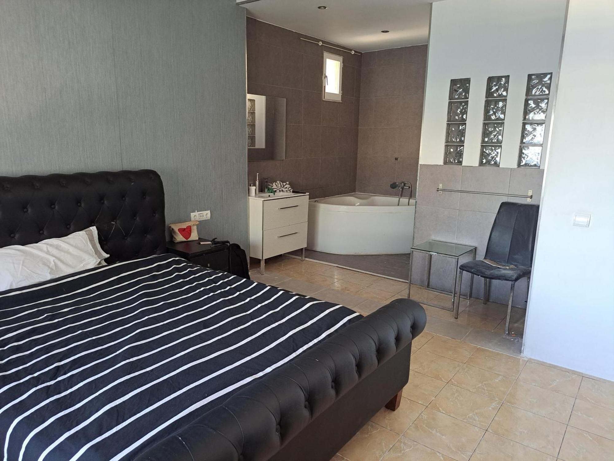 Private Suites In Huge Penthouse 1St Line Puerto Banus, Incredible Views, Jacuzzis Marbella Zewnętrze zdjęcie