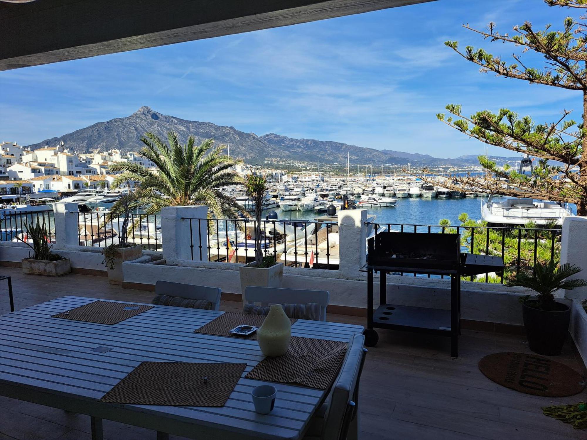 Private Suites In Huge Penthouse 1St Line Puerto Banus, Incredible Views, Jacuzzis Marbella Zewnętrze zdjęcie